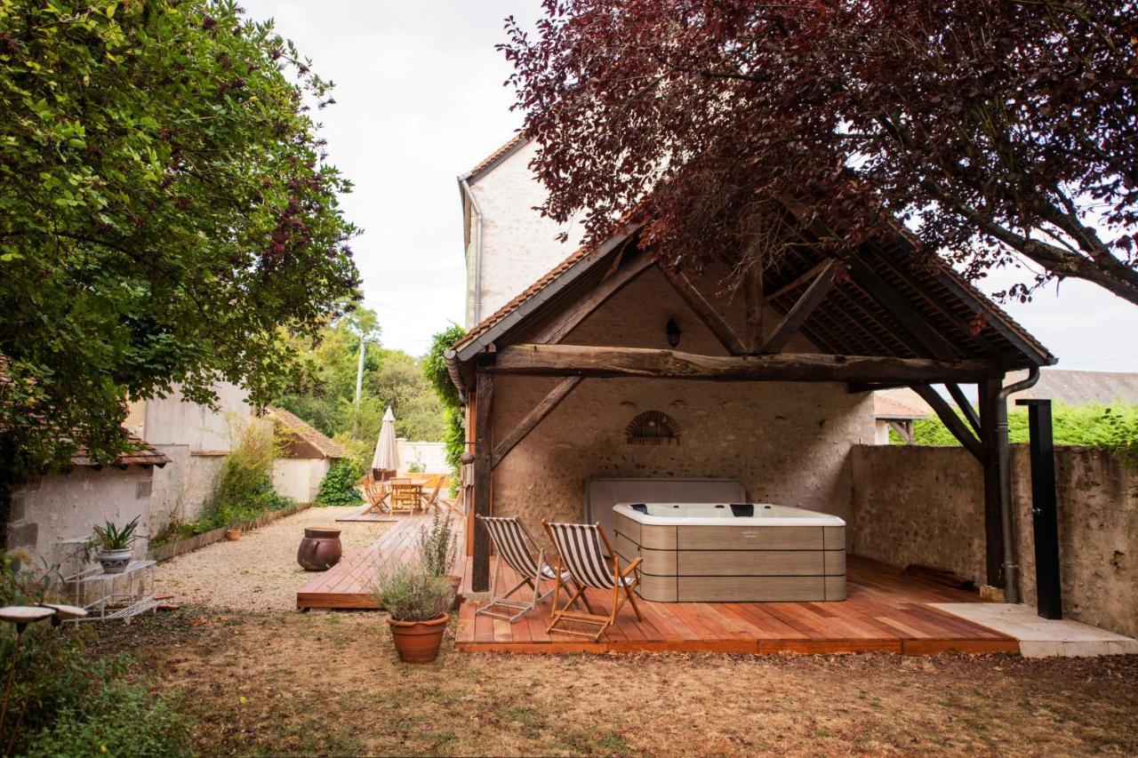 Le Jardin De Josnes Bed and Breakfast Eksteriør billede