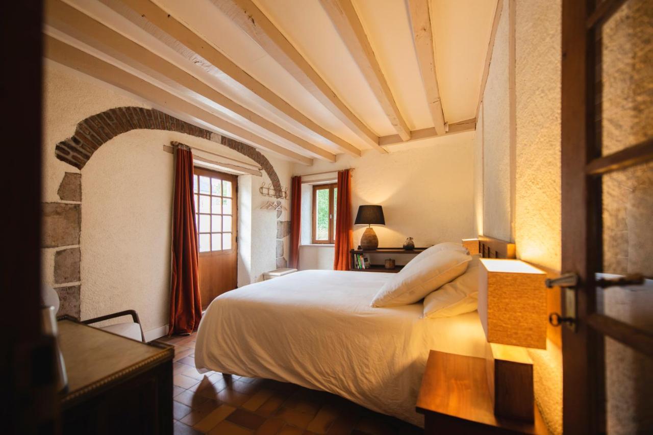 Le Jardin De Josnes Bed and Breakfast Eksteriør billede